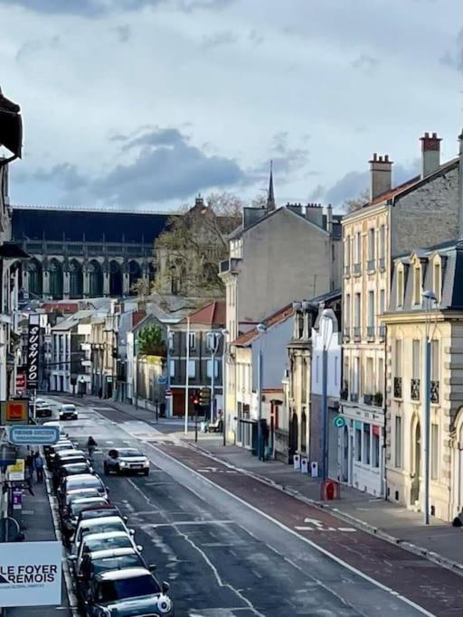 Studio A 800M De La Cathedrale Reims Eksteriør bilde